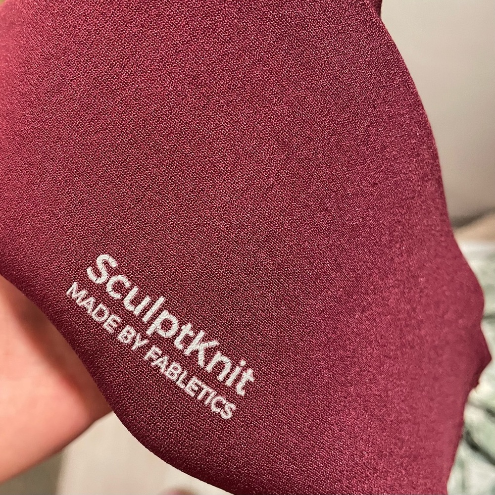 Fabletics Small Ribbed Pattern Leggings, Dark Pink - Picture 2 of 2
